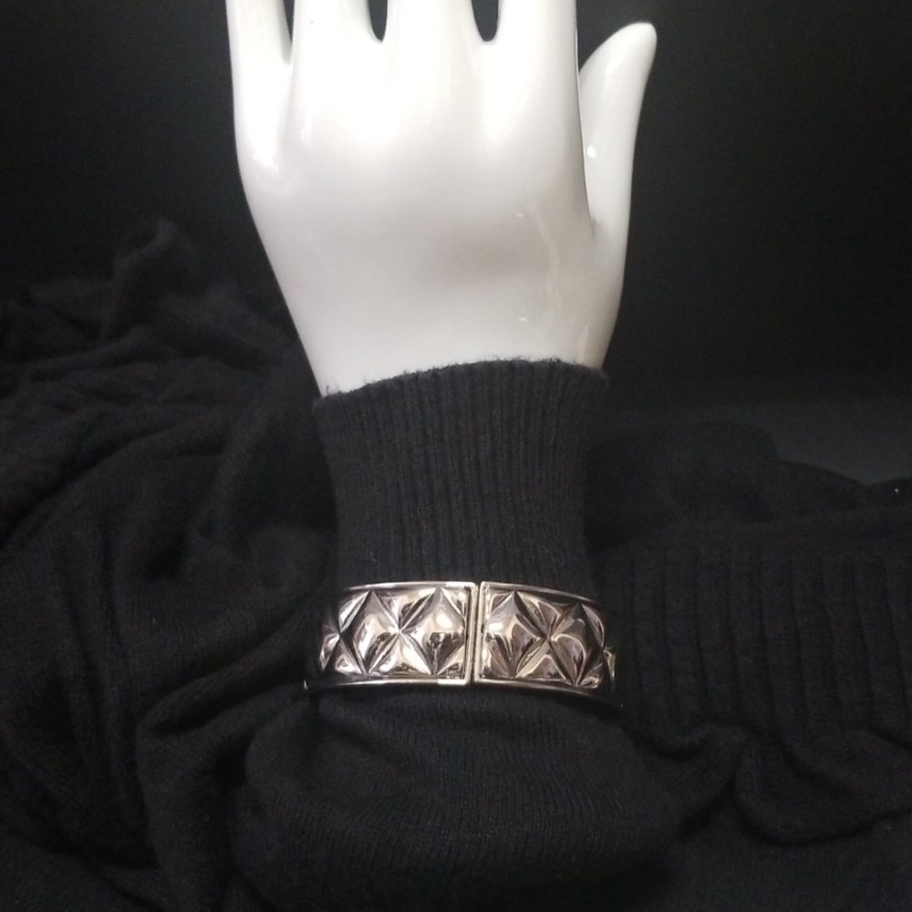 Silver tone bracelet